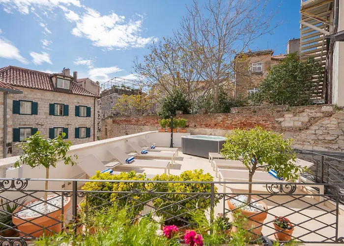 Marmont Heritage Hotel (Adults Only)