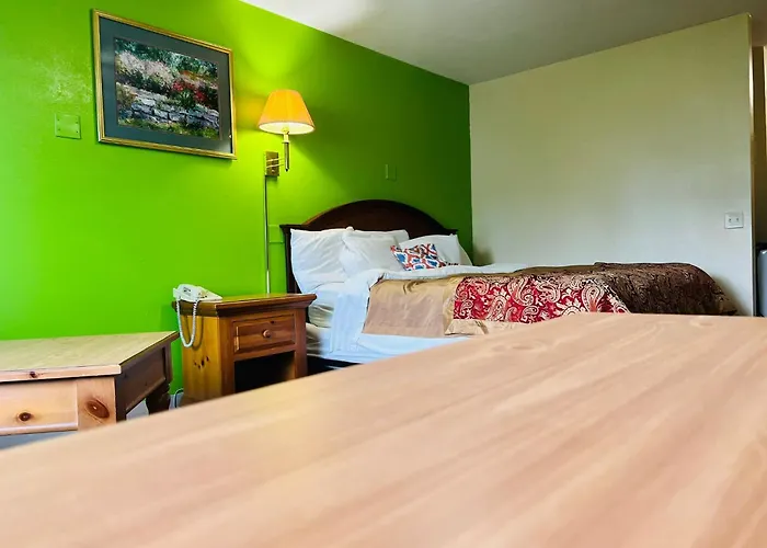 Villa Inn Motel Near Hwy 12 Wi Capital O