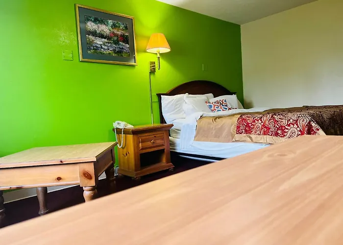 Villa Inn Motel Near Hwy 12 Wi Capital O