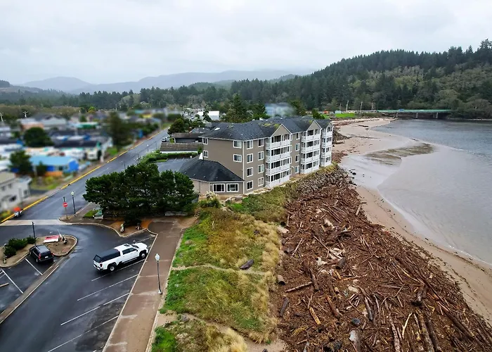 Siletz Bay Beachfront Hotel By Oyo Lincoln City