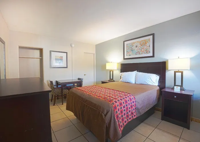 Sunrise Inn By Oyo Titusville Fl