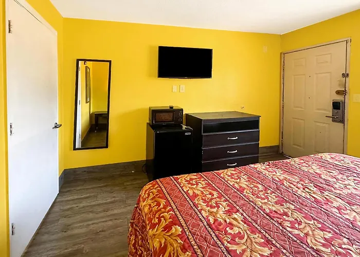 Luxury Inn By Oyo Albany