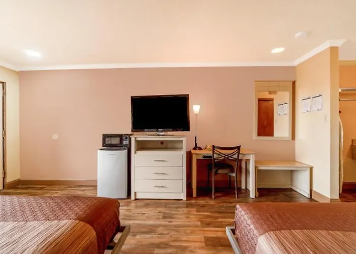 River Valley Motor Inn