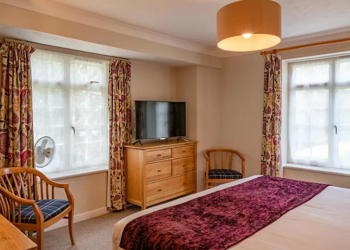 Avon Causeway Hotel