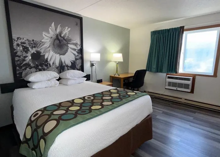 Super 8 By Wyndham West Fargo Main Ave Nd