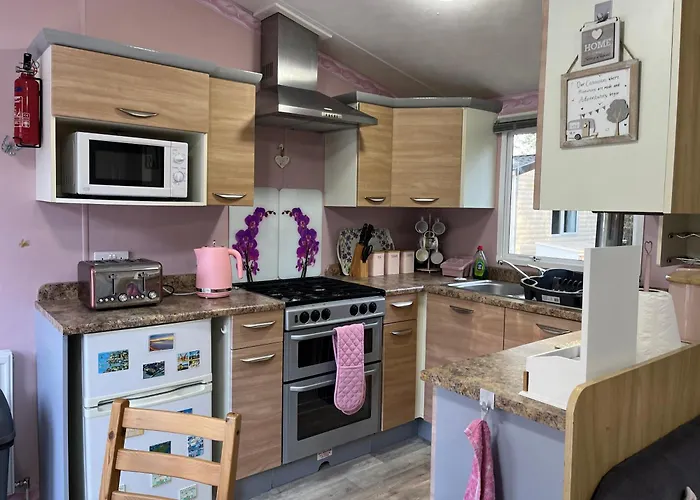 Lower Hyde Caravan