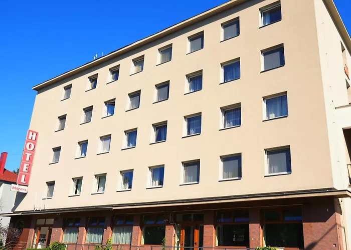 Morava Apartman 7 Manzelska Postel A Postel Pro 3 Osobu, Parkovani Zdarma Safarikova 855 Uherske Hradiste