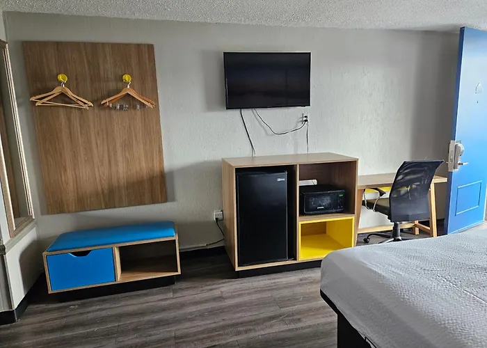 Days Inn By Wyndham Washington