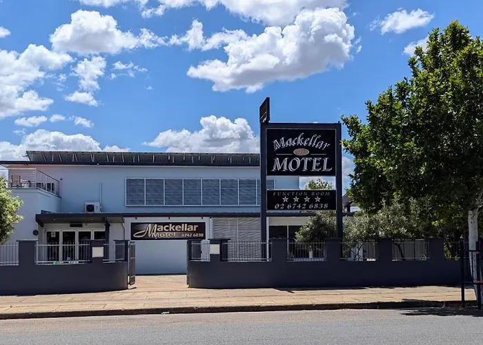 Mackellar Motel