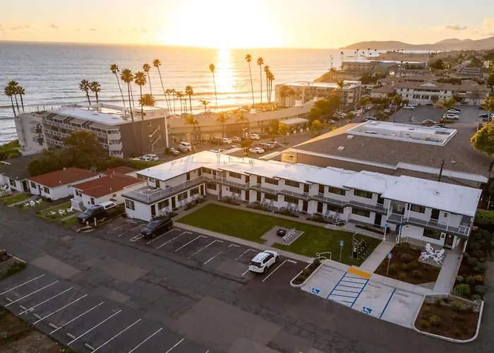 Tides Oceanview Inn And Cottages