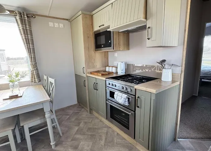 6 Birth Caravan Chapel St Leonards Trunch Lane