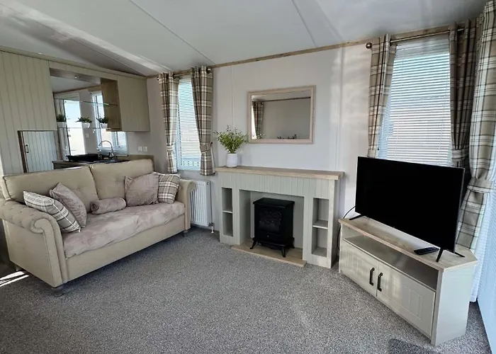 6 Birth Caravan Chapel St Leonards Trunch Lane