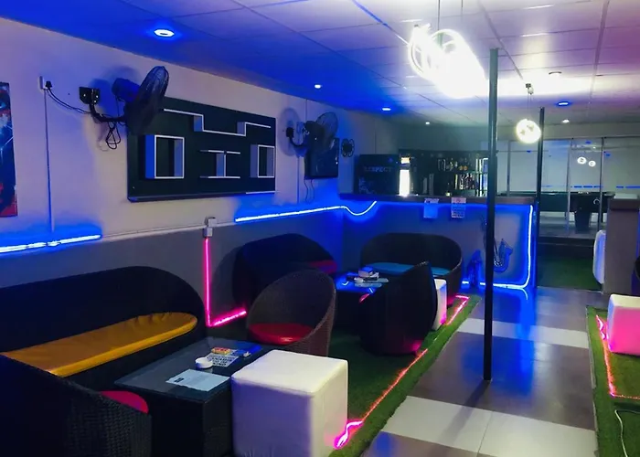 Glandov Suites
