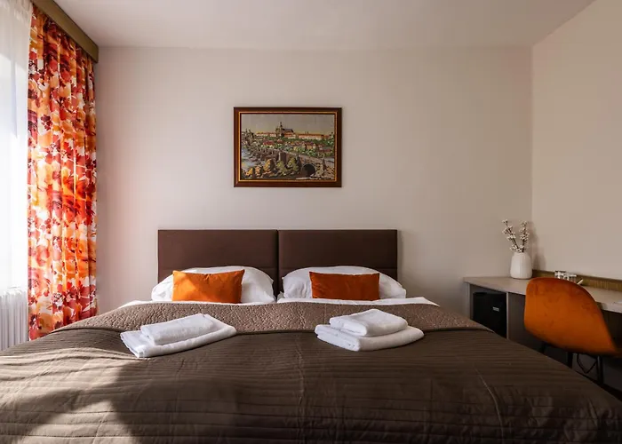 Hotel Jiskra Na Celadne