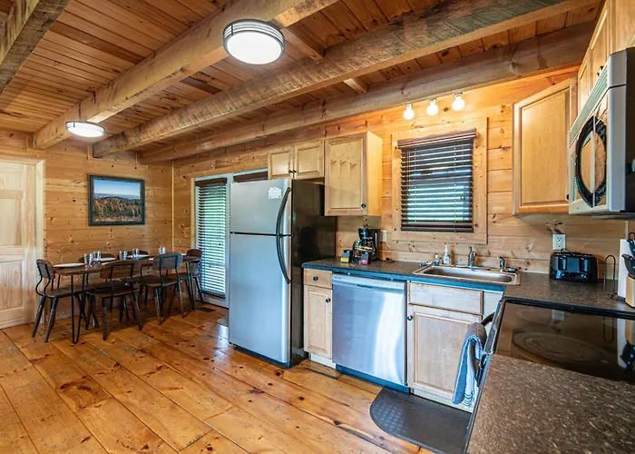Bear Mountain View Cabin
