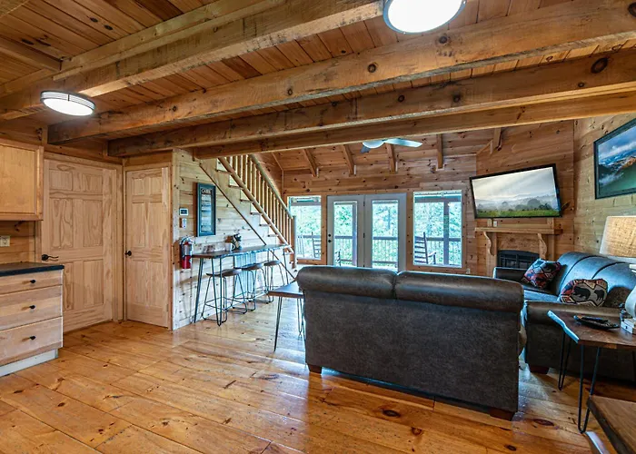 Bear Mountain View Cabin