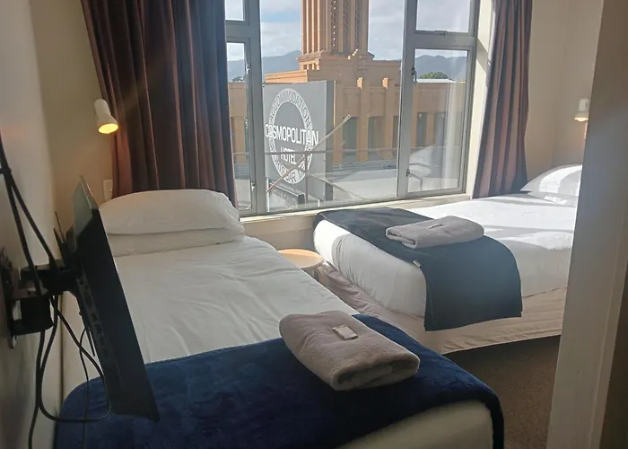 Cosmopolitan Hotel, Pub, Restaurant And Gaming Room, Opposite The Bus Stop