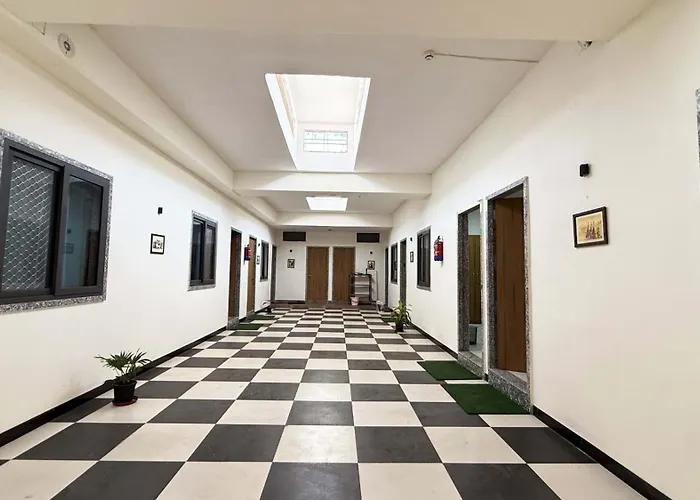 Hotel The Aadimata & Banquets