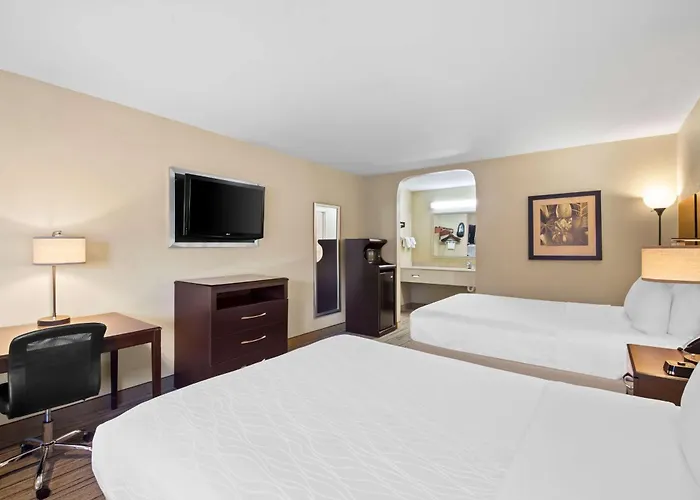 Best Western Cedar Inn