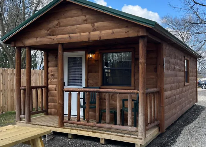 Sister Lakes Glamping Cabin At Wonder Woods #2