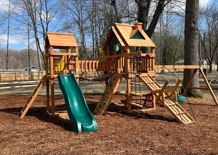Sister Lakes Glamping Cabin At Wonder Woods #2