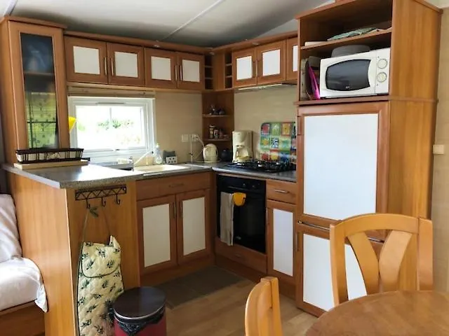 Mobil Home 4 Personnes, Entre Riviere Et Mer