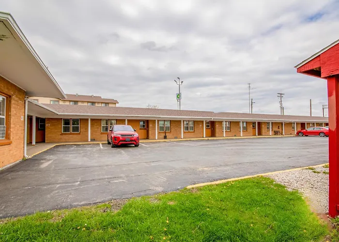 Oyo Travelier Motel