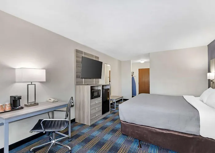 Quality Inn & Suites Fort Madison Near Hwy 61