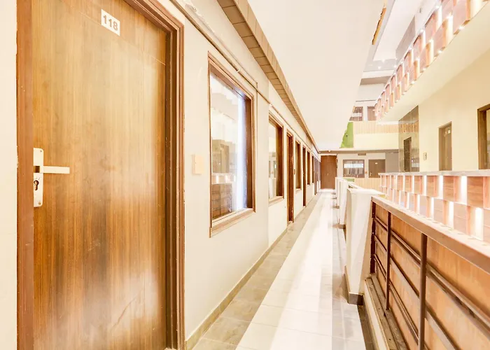 Townhouse By Oyo Haibowal Chowk Near Dmc