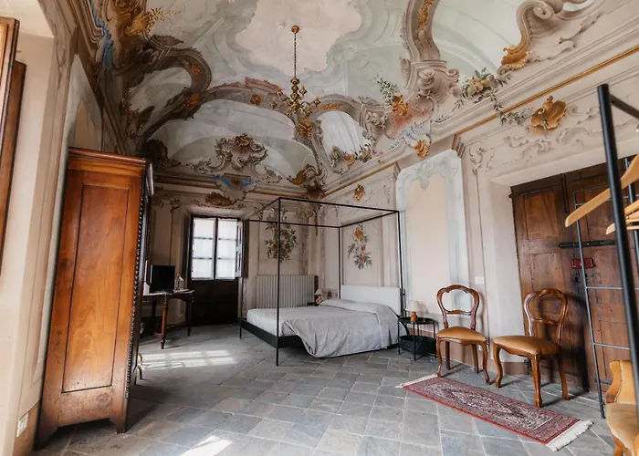 Casa Regina Montis Regalis
