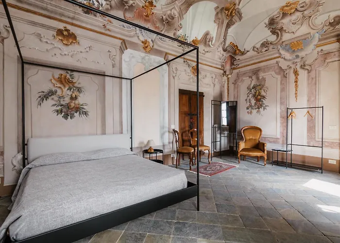 Casa Regina Montis Regalis