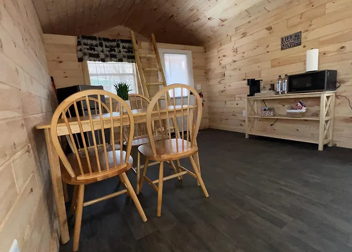 Sister Lakes Glamping Cabin At Wonder Woods #4