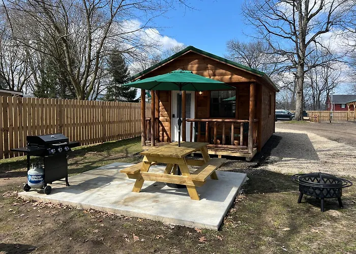 Sister Lakes Glamping Cabin At Wonder Woods #3