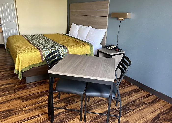 Super 8 By Wyndham Lumberton Nc