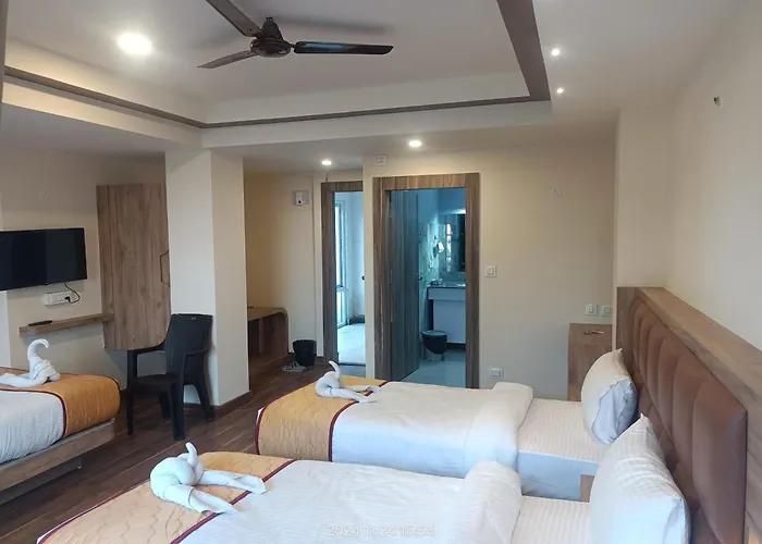 Golden Peaks Hotel & Restaurant