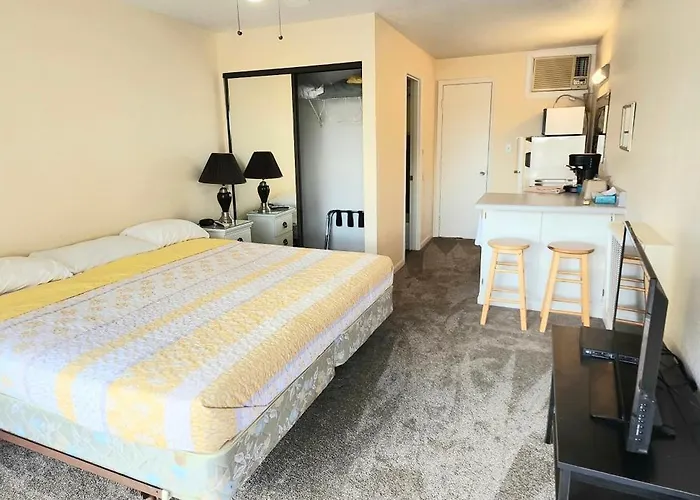 Twin Lakes Inn
