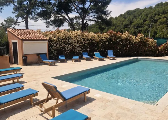 Camping Aux Portes De Cassis - Hotellerie De Plein Air