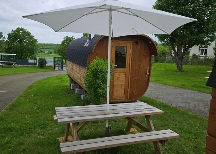 Camping im Fass
