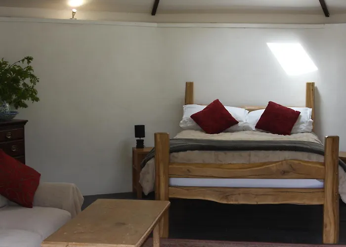 Buzzard's Nest Glamping Oak