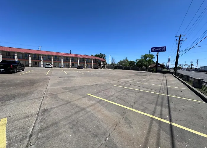 Cameron Inn And Suites