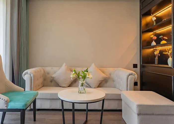 Xana Hotel Qionghai Municipal Government High-Speed Railway Station