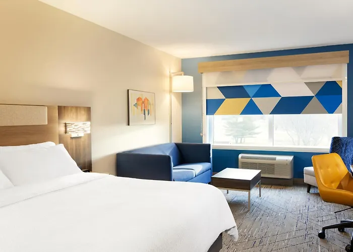 Holiday Inn Express Pratt By Ihg