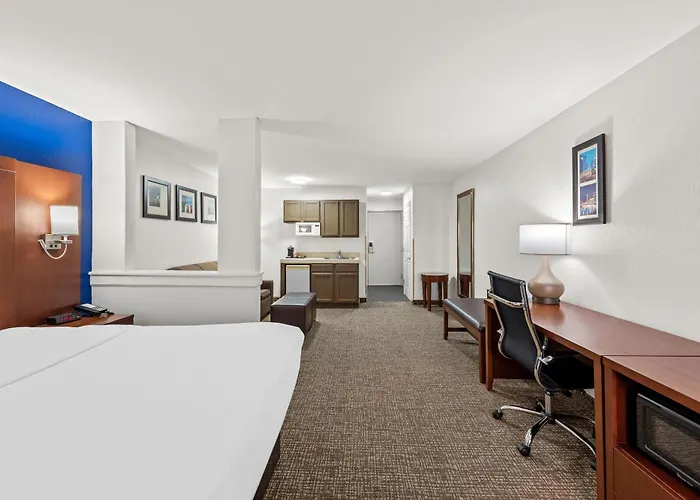 Comfort Inn & Suites Fairborn Near Wright Patterson Afb