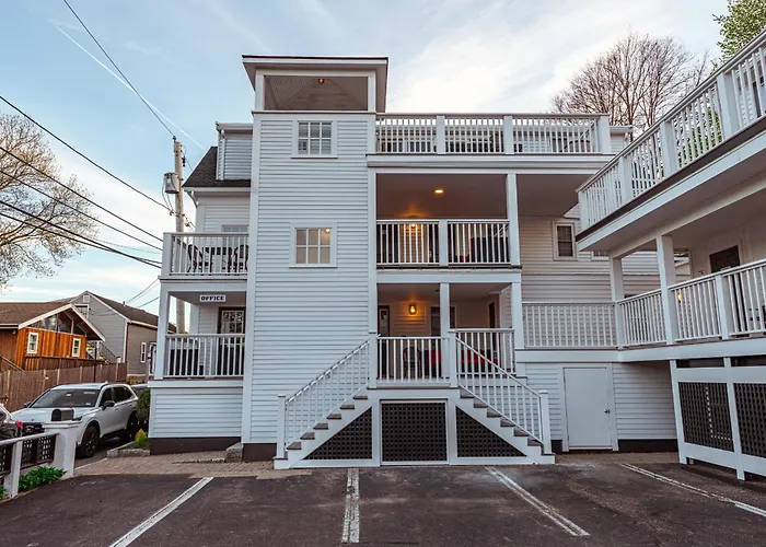 Eagle House Motel