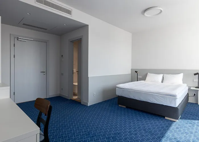 Roze Kurmajas Hotel