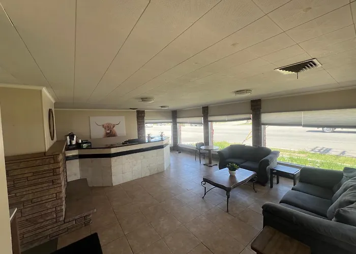 Mac'S Motel