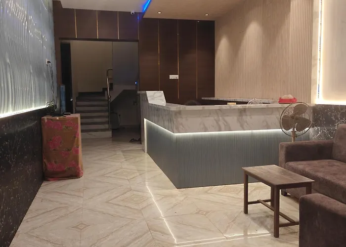 Hotel Praj Paradise