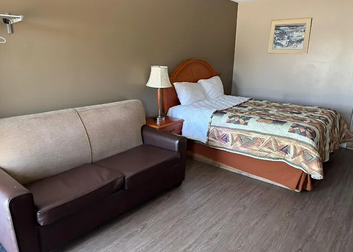 Seven Oakes Motel