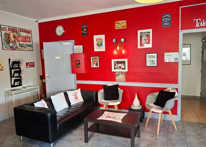 Logis Hotel Des Remparts - Saint-Lo