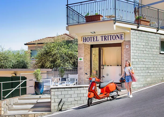 Hotel Tritone